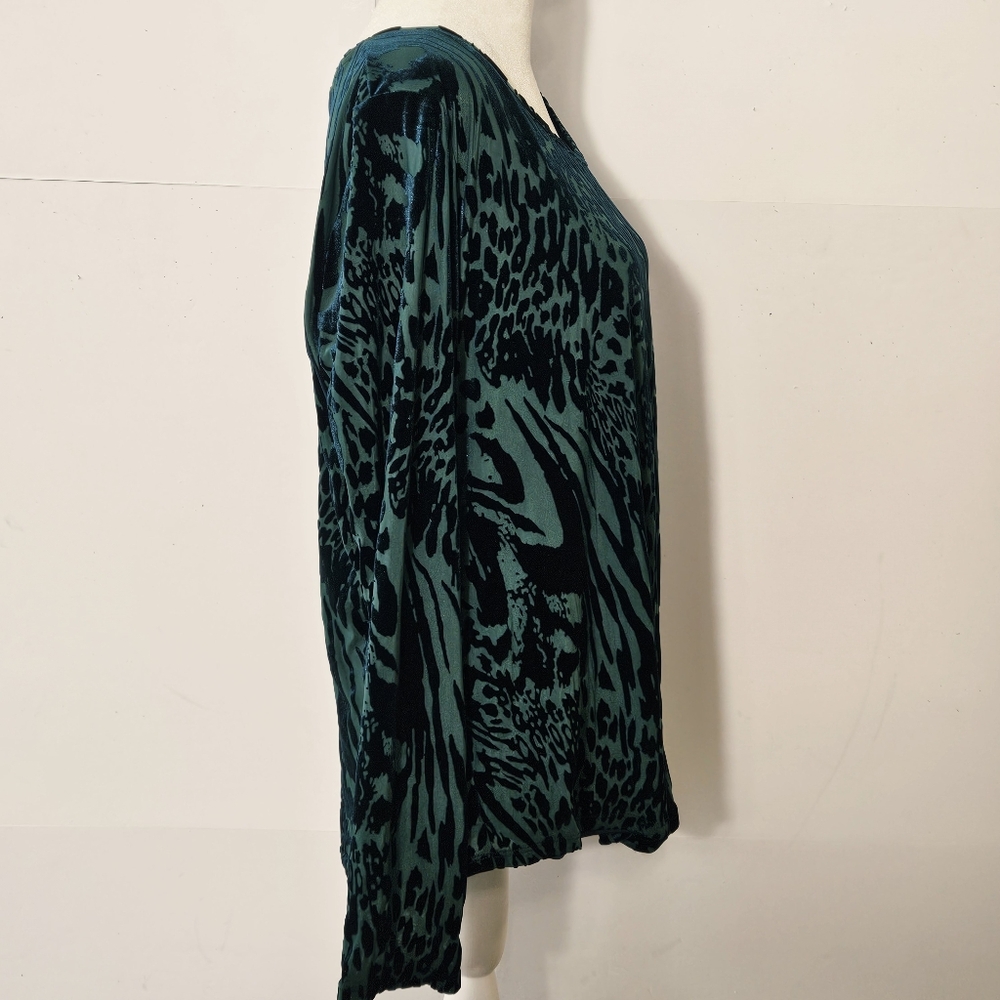 Simply Vera Vera Wang Size L Green Velvet Long-Sleeved Round Neck Blouse Shirt T - Picture 4 of 16